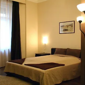 Gasthof Budapest Suites